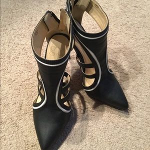 gx by Gwen Stefani 7.5